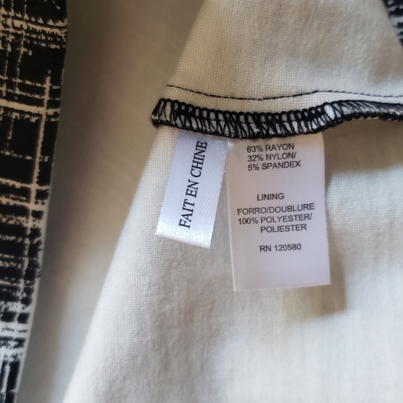 Black and White skirt - Picture 4 of 4